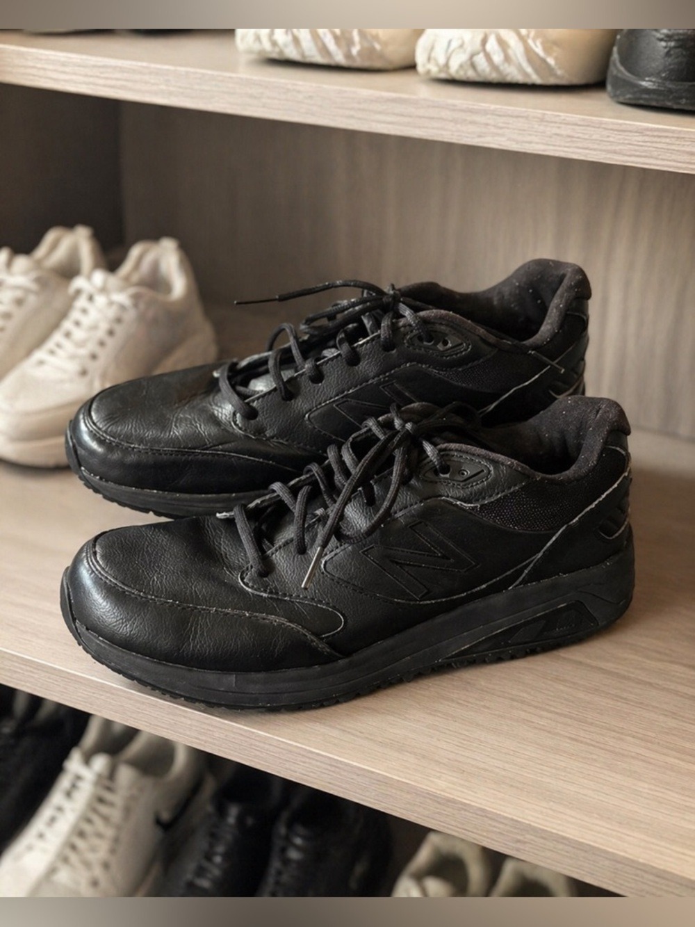New Balance Men's Black Sneakers Size 10 EUC MW928B33 Comfort & Style